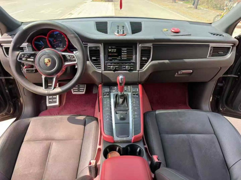 枣庄16年保时捷Macan5