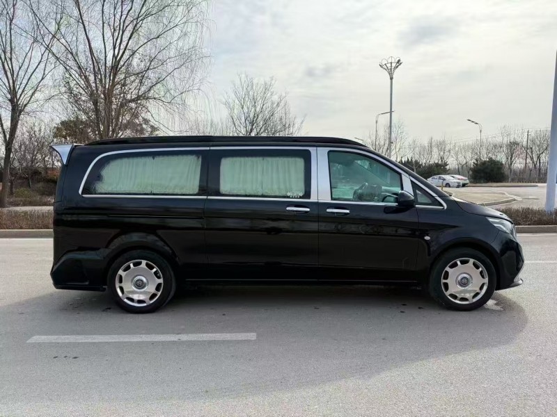 枣庄23年奔驰威霆3