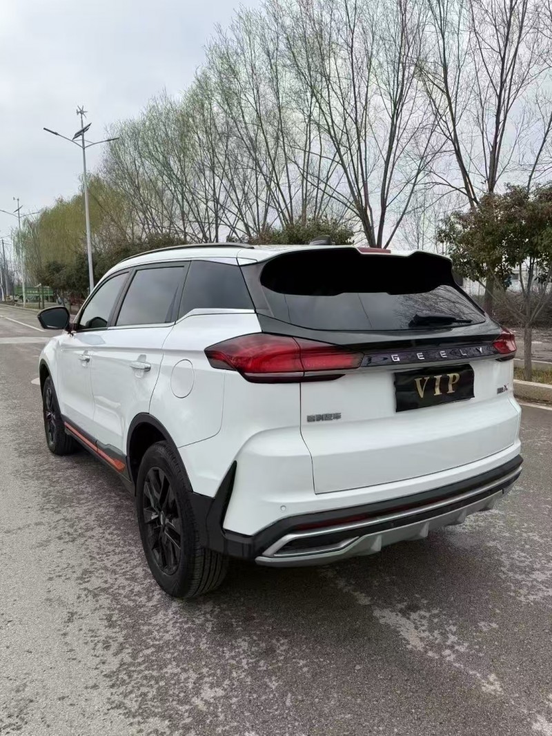 枣庄22年吉利博越8