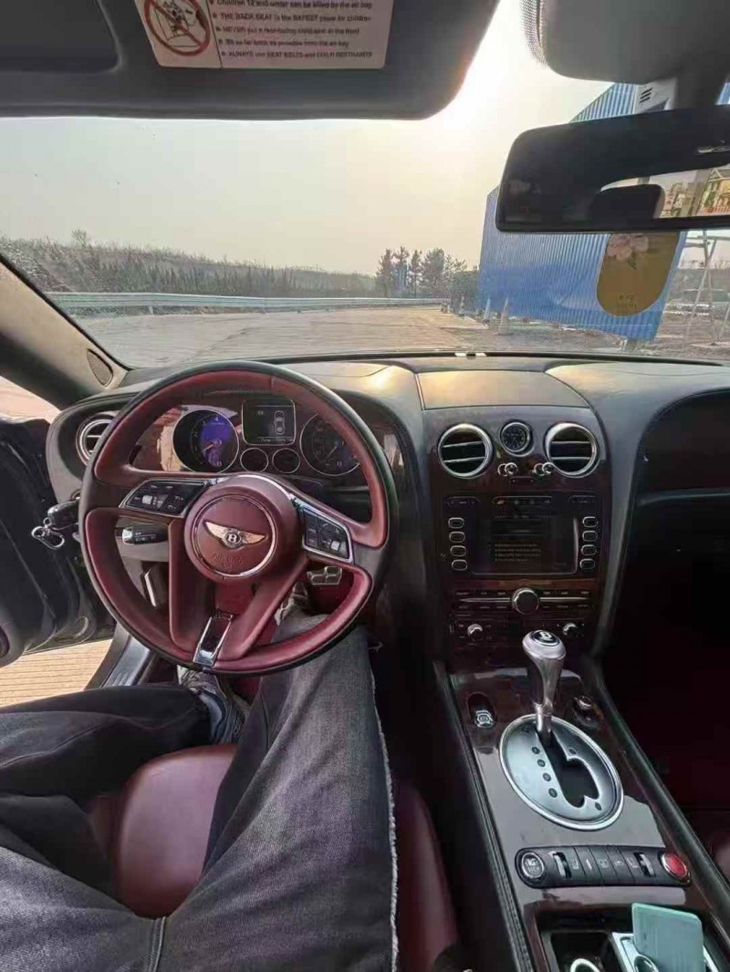 枣庄10年宾利飞驰8