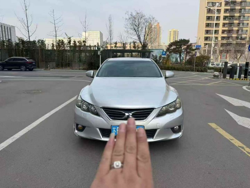 烟台12年丰田锐志1