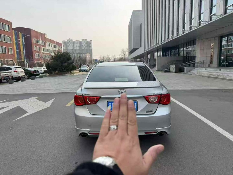 烟台12年丰田锐志9