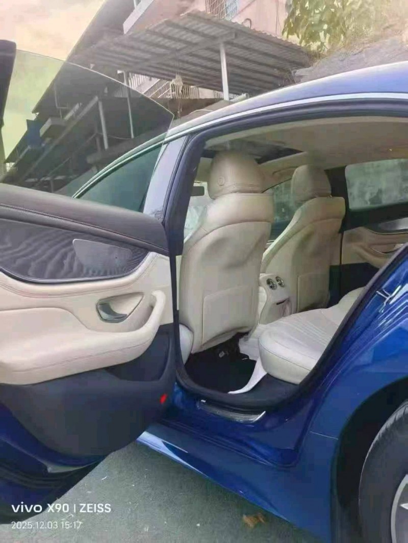 娄底22年奔驰CLS3