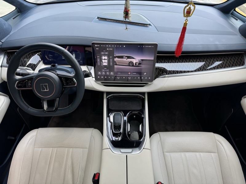 济宁23年极氪汽车0094