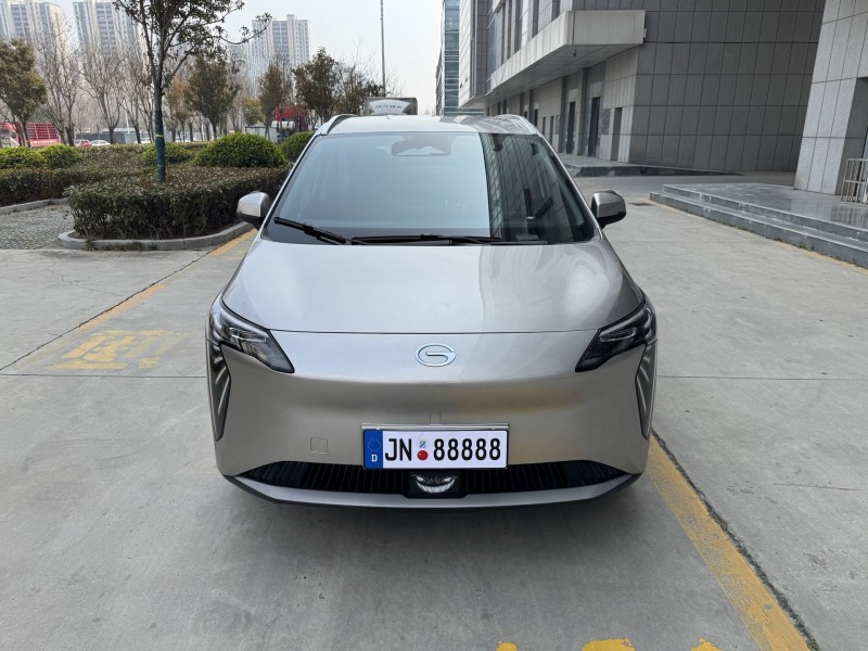 济宁25年传祺埃安Y1