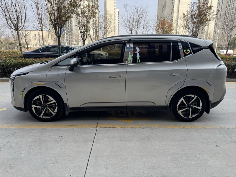 济宁25年传祺埃安Y7