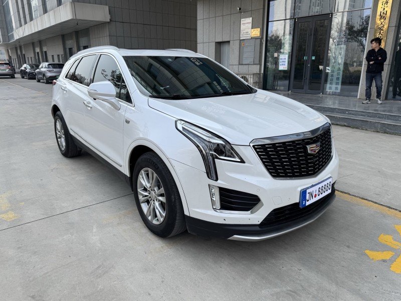 济宁21年凯迪拉克XT52