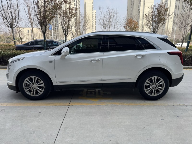 济宁21年凯迪拉克XT57
