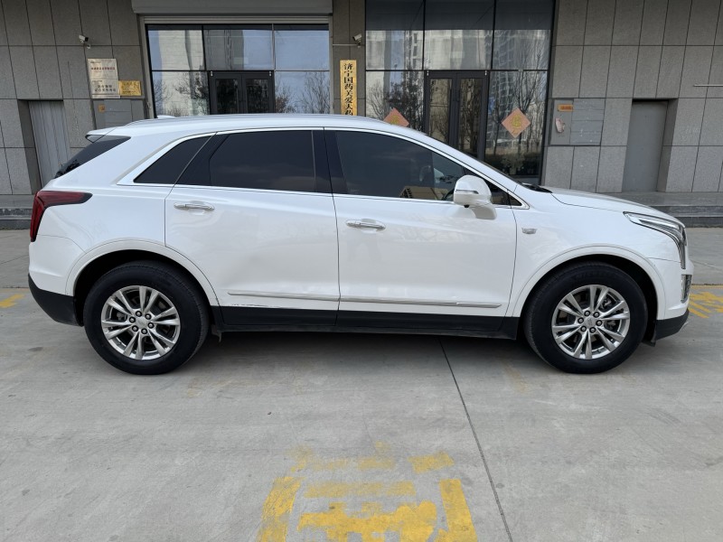 济宁21年凯迪拉克XT58