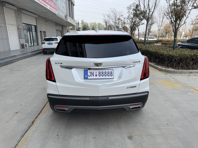 济宁21年凯迪拉克XT59
