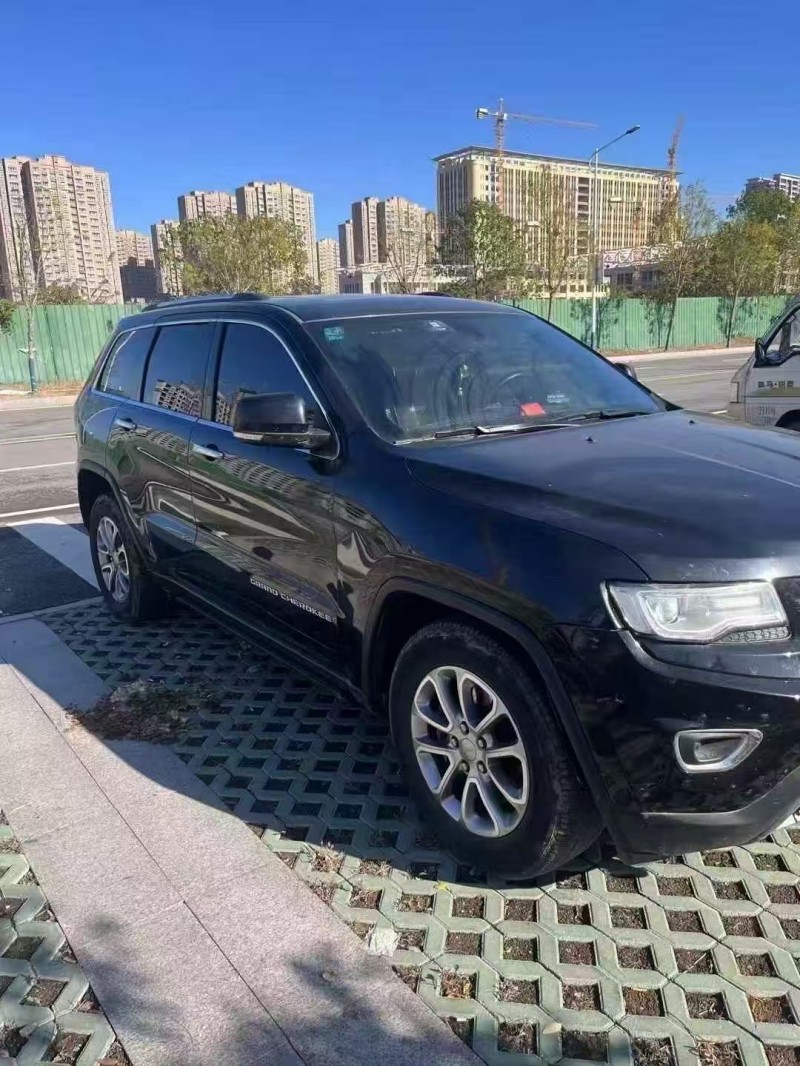 菏泽15年Jeep大切诺基3