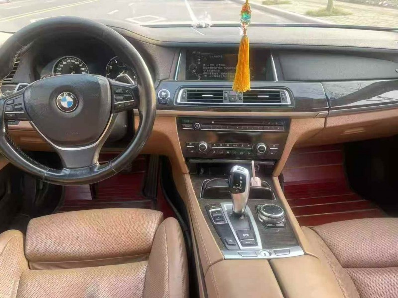 郑州15年宝马7系8