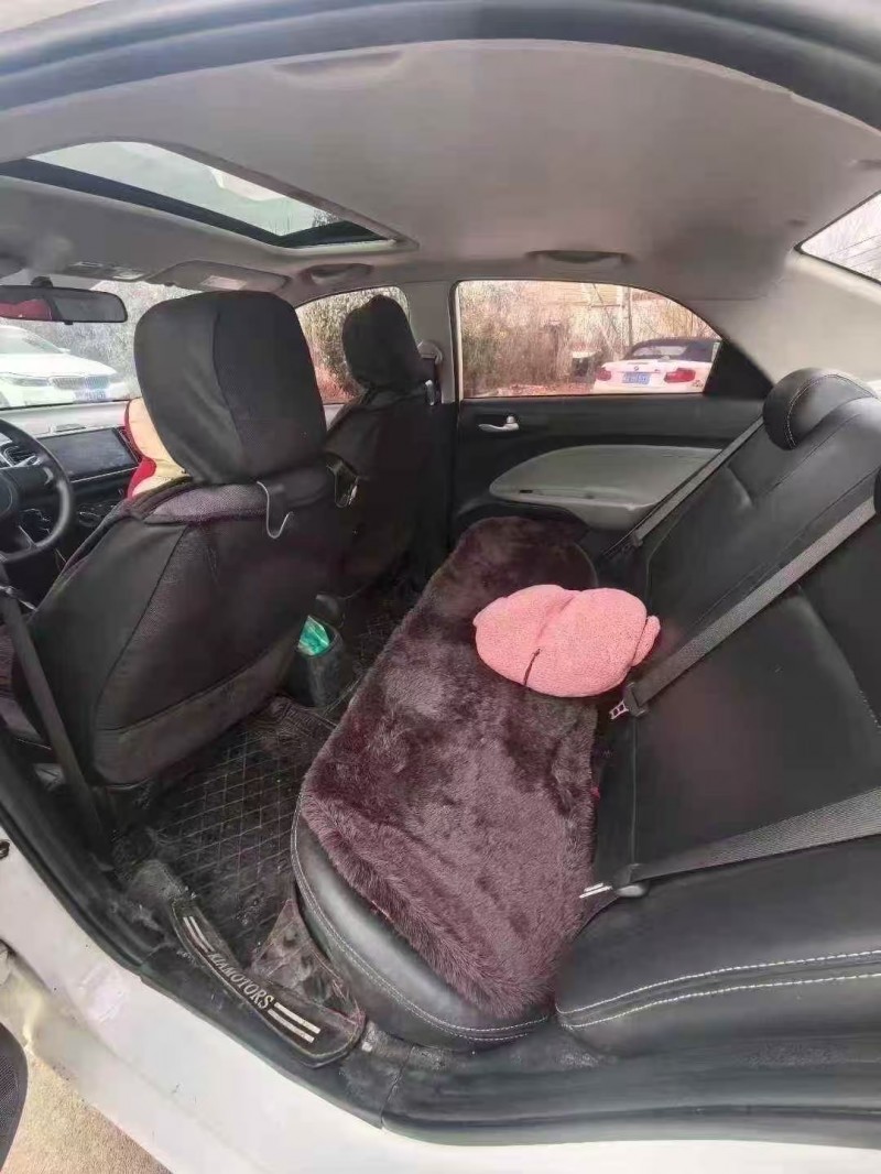 菏泽20年起亚焕驰4