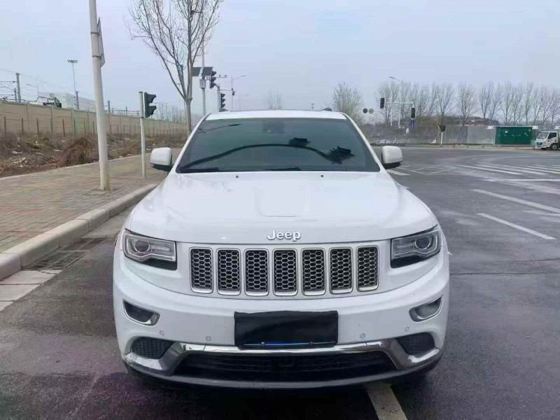 郑州15年Jeep大切诺基1