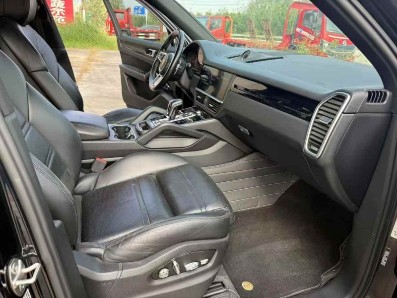 徐州19年保时捷卡宴6