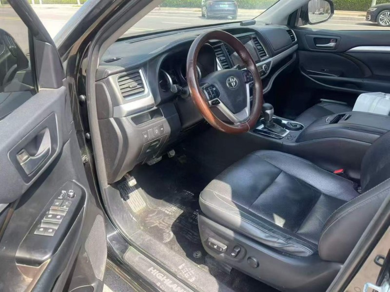 郑州19年丰田汉兰达5