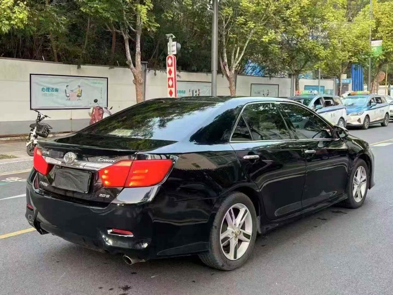 广州13年丰田凯美瑞8