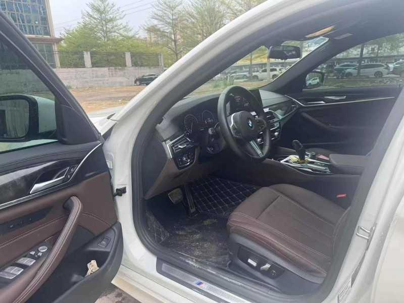 广州19年宝马5系4