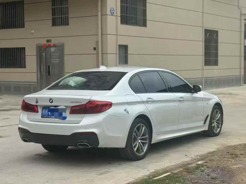 广州19年宝马5系8