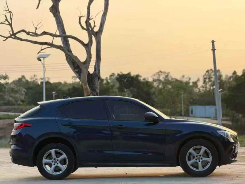 广州19年阿尔法·罗密欧Stelvio2