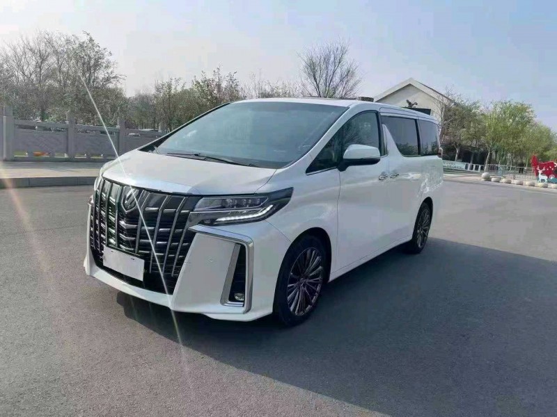 徐州17年丰田埃尔法3