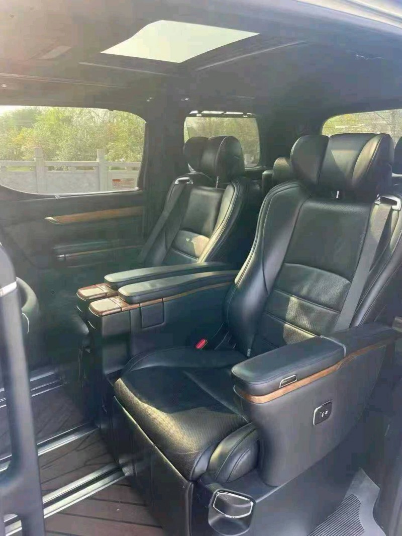 徐州17年丰田埃尔法7