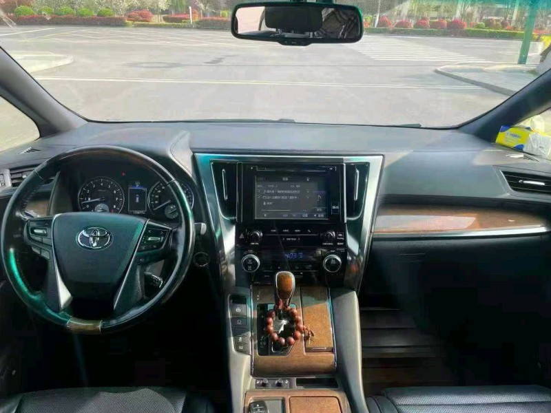 徐州17年丰田埃尔法8
