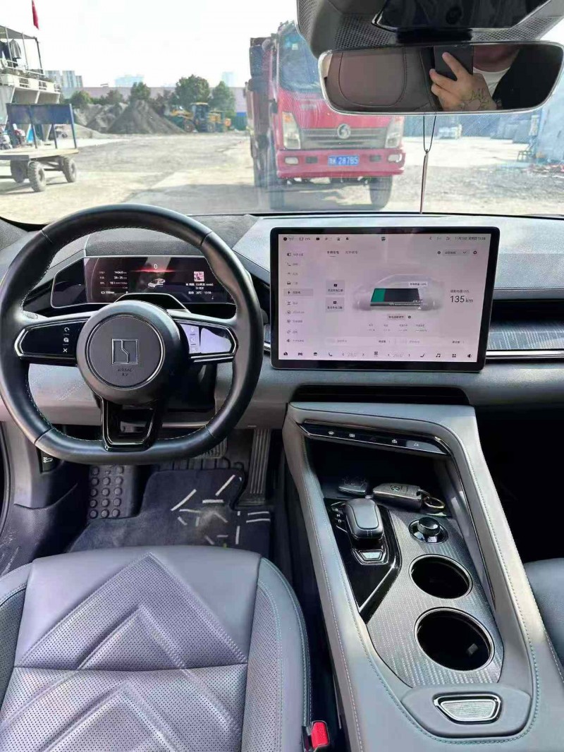 襄阳23年极氪汽车0018