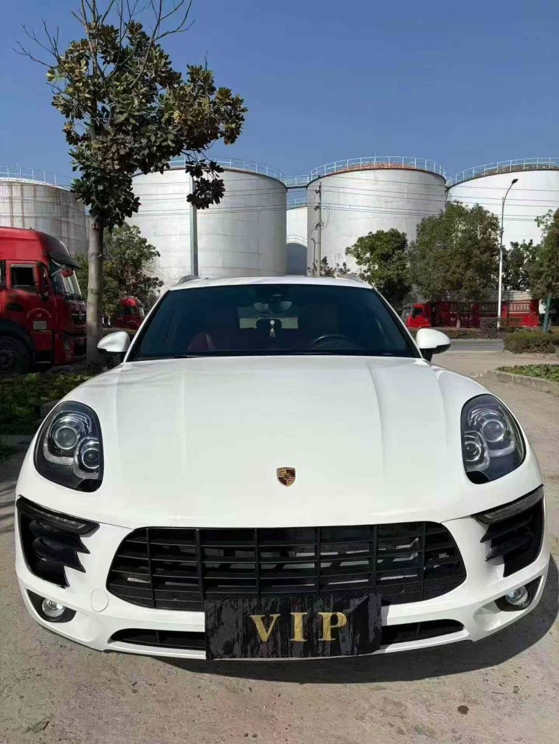 襄阳17年保时捷Macan1