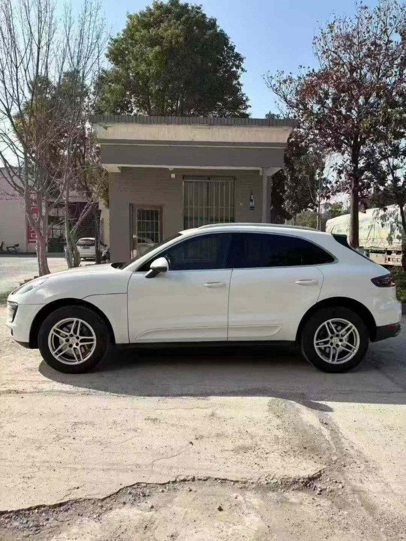 襄阳17年保时捷Macan6