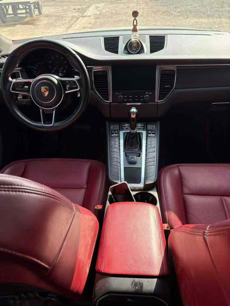 襄阳17年保时捷Macan8
