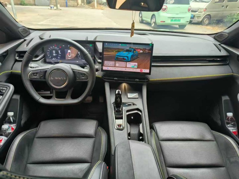 百色24年领克035