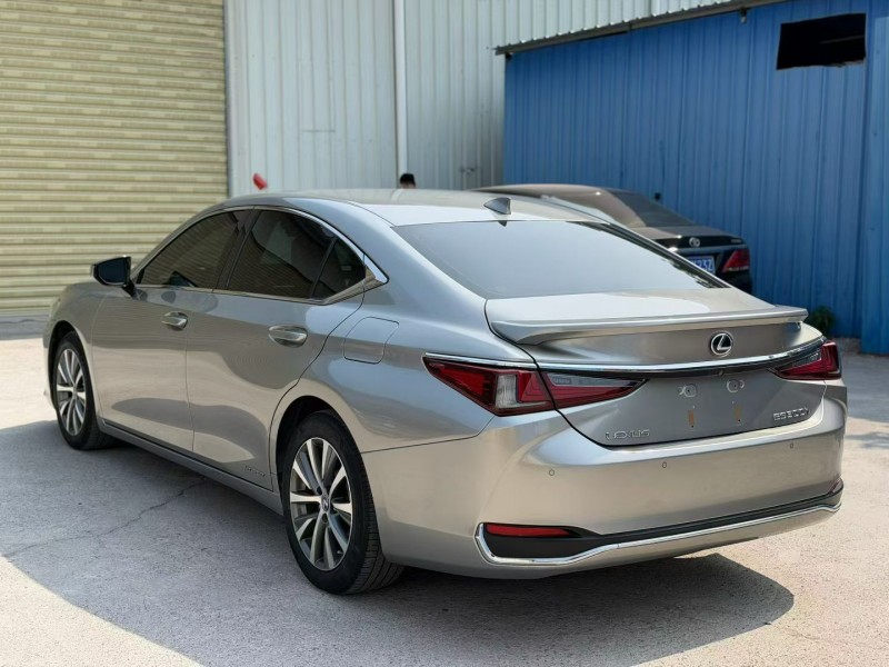 茂名18年雷克萨斯ES7