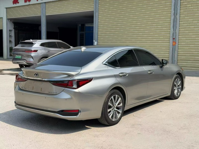 茂名18年雷克萨斯ES8