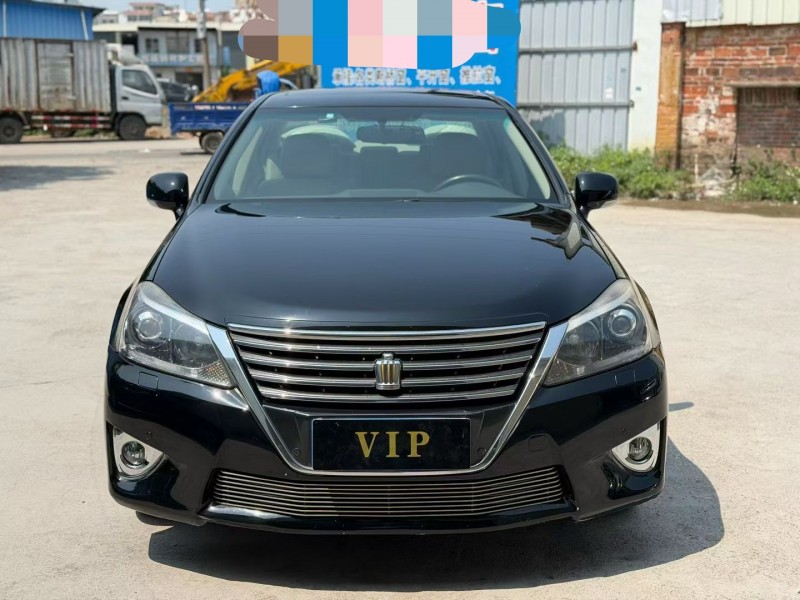 茂名14年丰田皇冠1