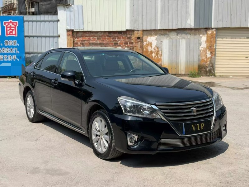 茂名14年丰田皇冠2