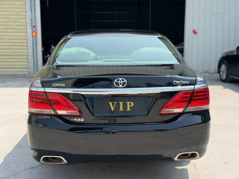 茂名14年丰田皇冠4