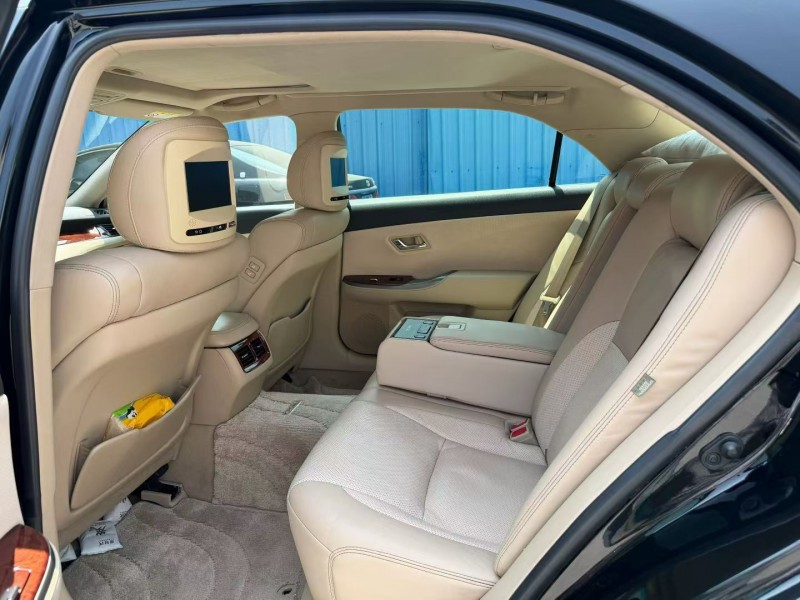 茂名14年丰田皇冠5