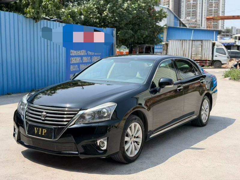 茂名14年丰田皇冠8