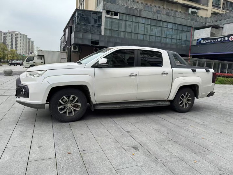 吉安18年江铃域虎4