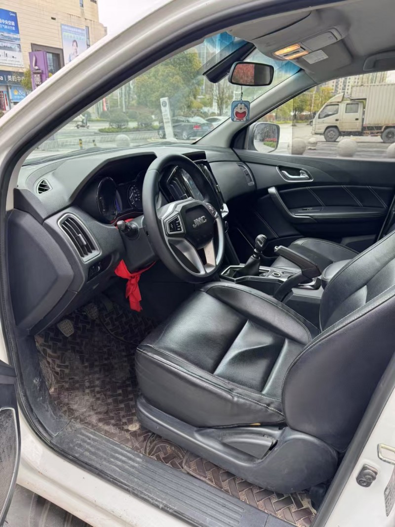 吉安18年江铃域虎8