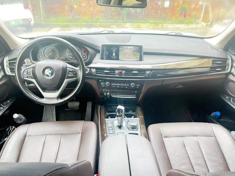 百色17年寶馬X54