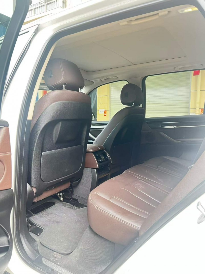 百色17年寶馬X55