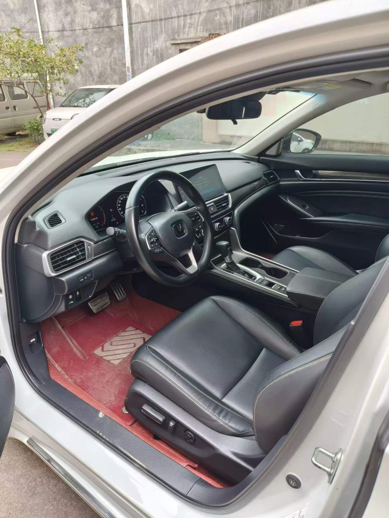 百色23年本田雅阁4