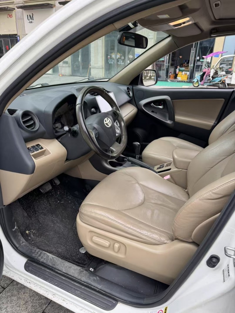 吉安12年丰田RAV48