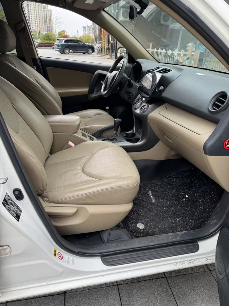 吉安12年丰田RAV49