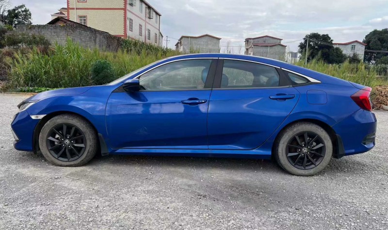 百色19年本田思域2