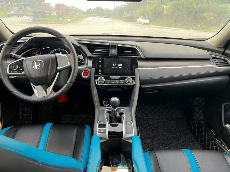 百色19年本田思域4