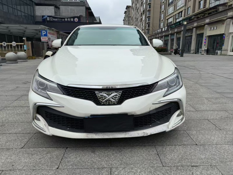 吉安14年丰田锐志1