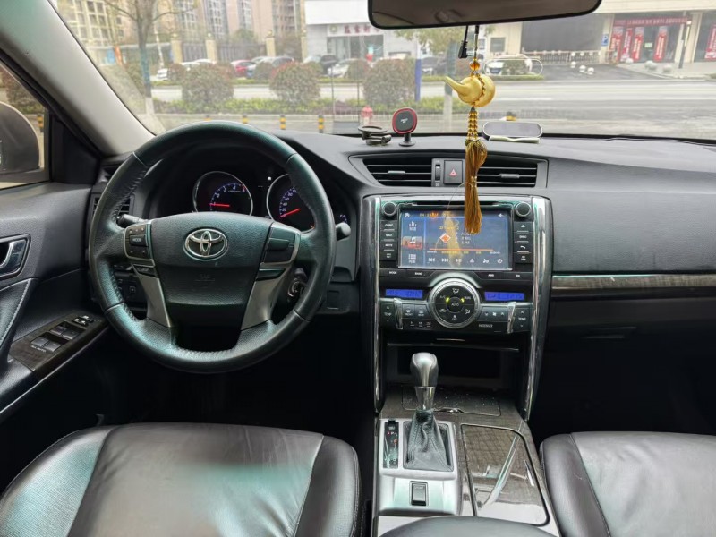 吉安14年丰田锐志7